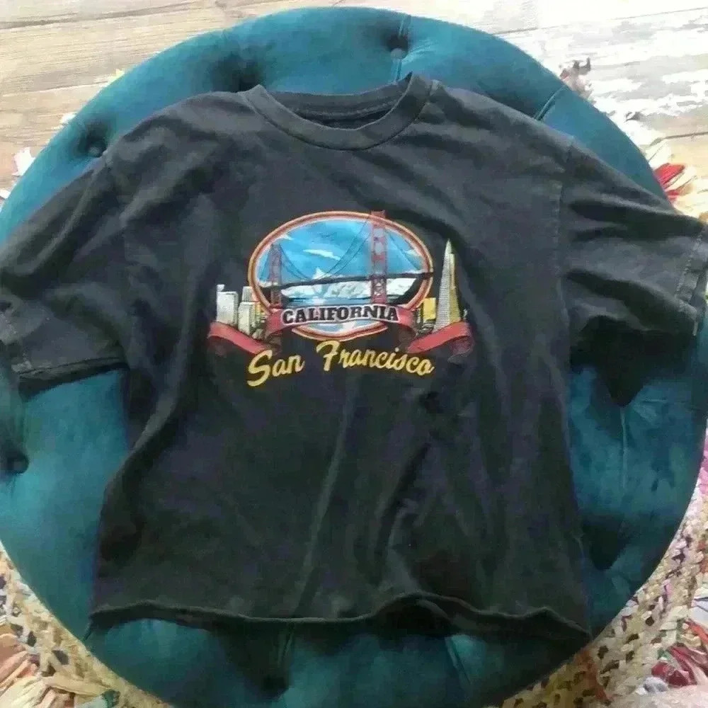Black J Galt brand San Francisco t-shirt size One Size.